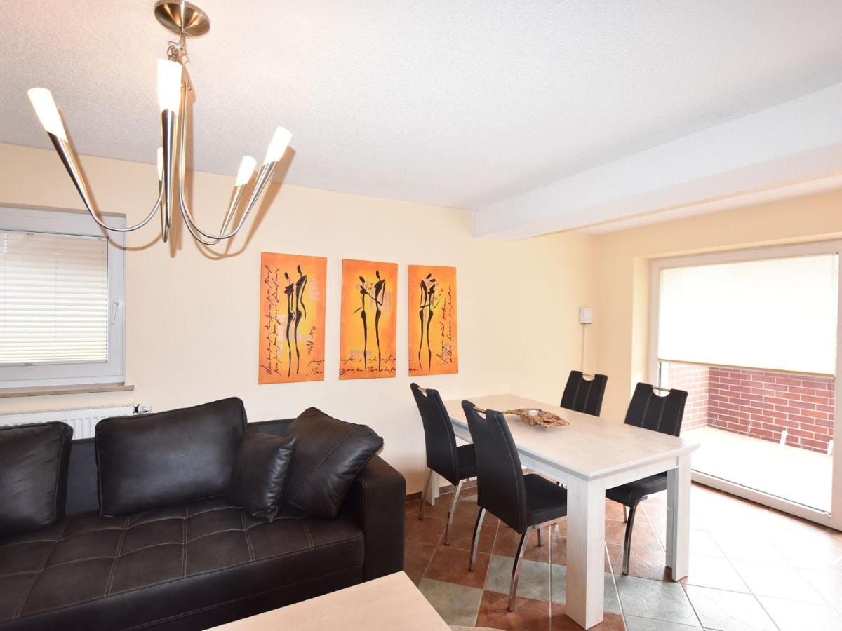 Modern Apartment In Kroepelin With Garden Ruang foto