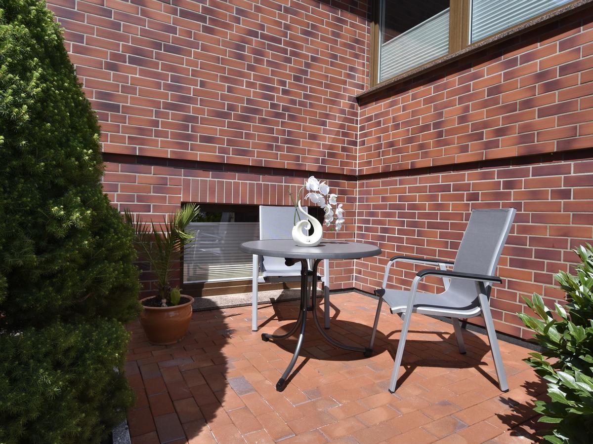 Modern Apartment In Kroepelin With Garden Bagian luar foto